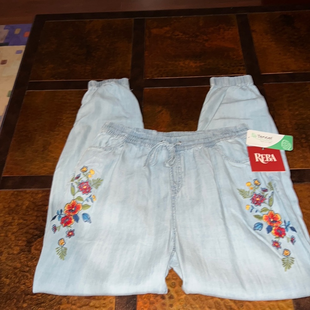 Reba Embroidered 100% Tencel Jogger Style Pants With Pockets Medium NWT